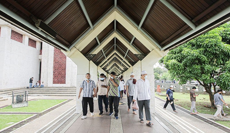 Beribadah Sambil Menikmati Keindahan Masjid At-Tin di Jakarta Timur - Bagian 4