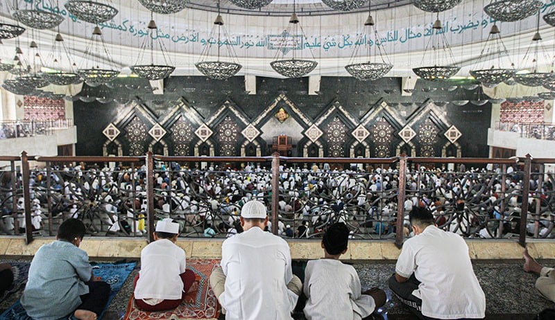Beribadah Sambil Menikmati Keindahan Masjid At-Tin di Jakarta Timur - Bagian 1