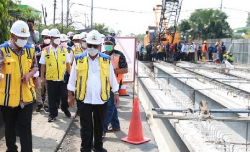 Tinjau Perbaikan Jembatan Ngaglik Lamongan, Menteri PUPR: H-11 Lebaran Bisa Dilalui 