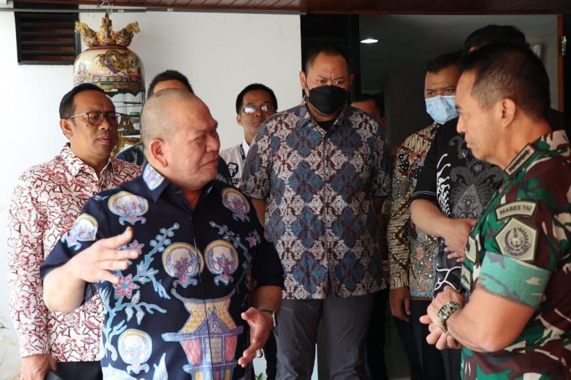 Kunjungi Ketua DPD, Panglima TNI Dukung Aparat Tak Represif ke Mahasiswa