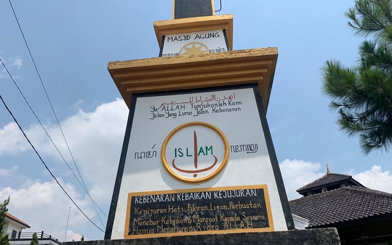 title Uniknya Arsitektur Lintang Astha di Ngamprah KBB Tiru Masjid Agung Demak Uniknya Arsitektur Lintang Astha di Ngamprah KBB Tiru Masjid Agung Demak