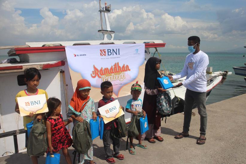 Sahur on The Boat 2022, Jurnalis Sebar Paket Kebutuhan Ramadan untuk Warga Pesisir - Bagian 2