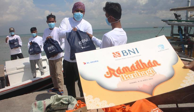 Sahur on The Boat 2022, Jurnalis Sebar Paket Kebutuhan Ramadan untuk Warga Pesisir - Bagian 5