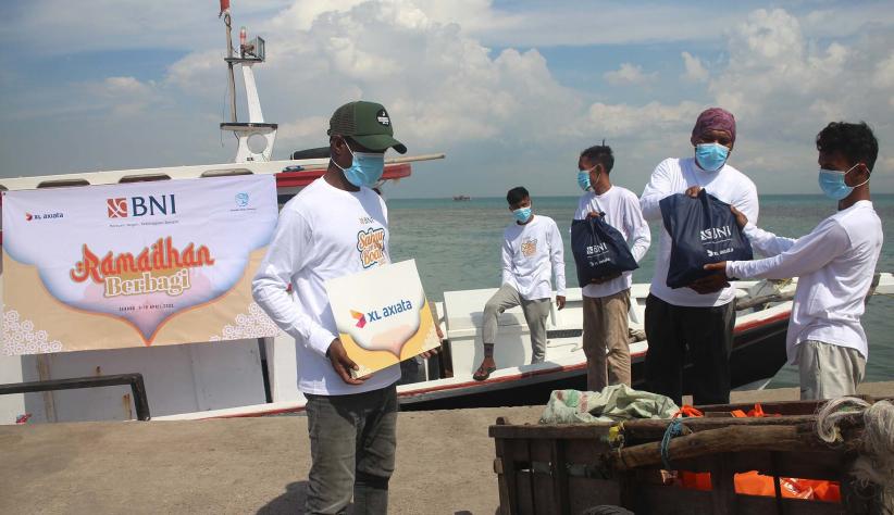 Sahur on The Boat 2022, Jurnalis Sebar Paket Kebutuhan Ramadan untuk Warga Pesisir - Bagian 3