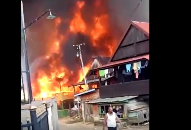 Kebakaran Landa Permukiman Padat di Bone, 14 Rumah Hangus
