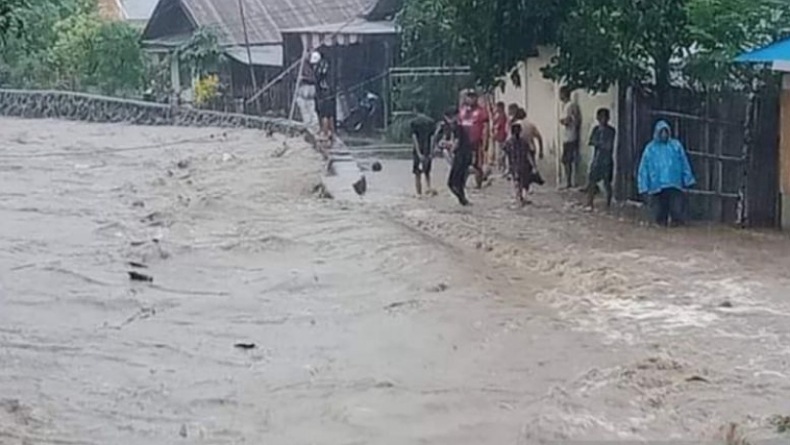 Banjir Landa 8 Desa, Pemkab Minahasa Tenggara Minta Sungai di Belang Dinormalisasi 