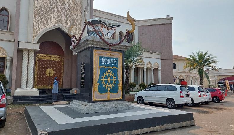 Mengenal Monumen Tugu Santri Masjid Agung Karawang, Jadi Pusat Penyebaran Islam di Jabar