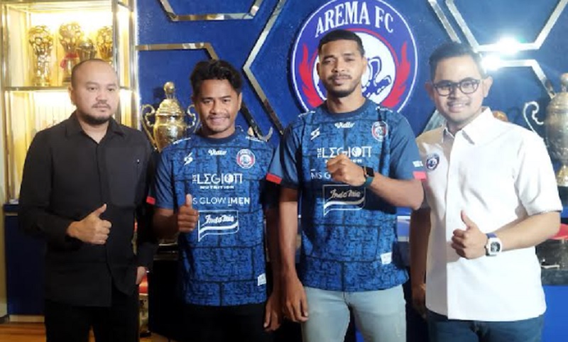 title Arema FC Kembali Rekrut 3 Pemain Baru, Satu di Antaranya Langganan Timnas Arema FC Kembali Rekrut 3 Pemain Baru, Satu di Antaranya Langganan Timnas