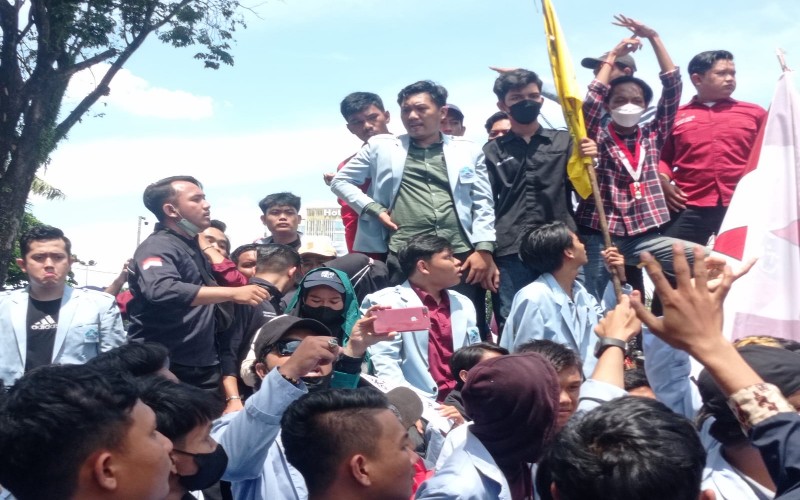 Diduga Provokator, Polisi Tangkap 8 Pemuda Peserta Demo di Palembang