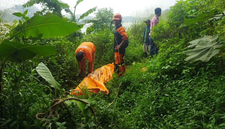 Mayat Wanita Tanpa Busana Mengambang di Sungai Citarum, Hanya Pakai Jam dan Kalung