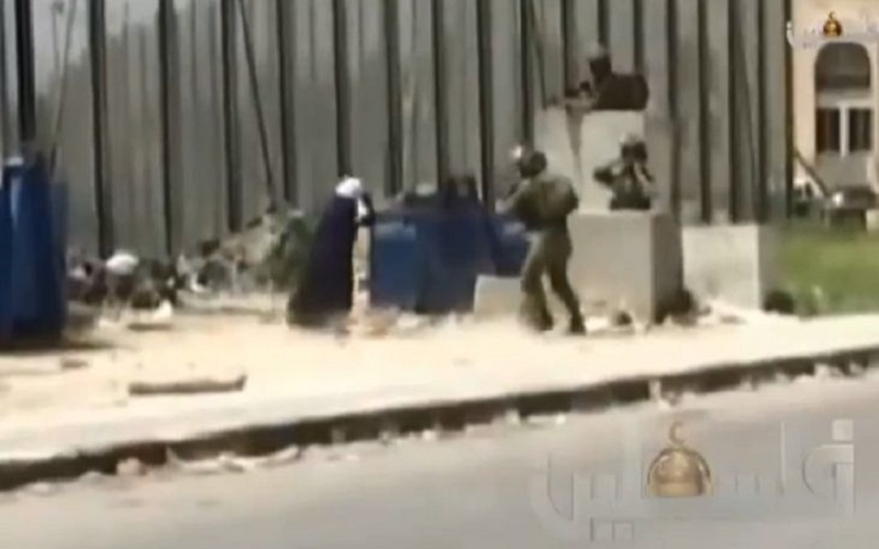 title Brutal, Tentara Israel Tembak Mati Perempuan Palestina yang Sudah Angkat Tangan Brutal, Tentara Israel Tembak Mati Perempuan Palestina yang Sudah Angkat Tangan