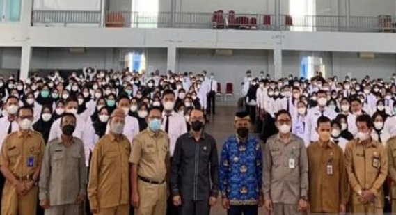 title 483 CPNS dan PPPK Penajam Paser Utara Terima SK Pengangkatan 483 CPNS dan PPPK Penajam Paser Utara Terima SK Pengangkatan