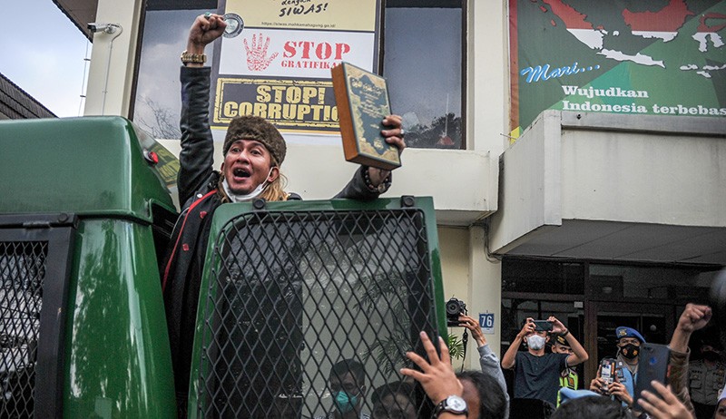 Sidang Eksepsi, Bahar Bin Smith Umbar Senyuman - Bagian 3