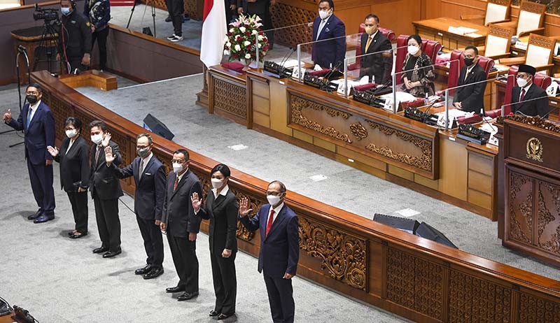 DPR Tetapkan Tujuh Anggota Dewan Komisioner OJK Periode 2022-2027 - Bagian 2