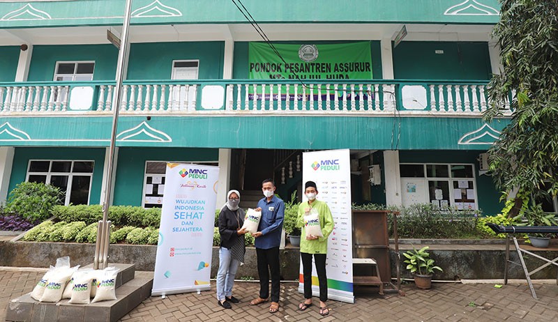 MNC Peduli Serahkan Paket Beras kepada Pondok Pesantren dan Panti Asuhan Assurur - Bagian 2