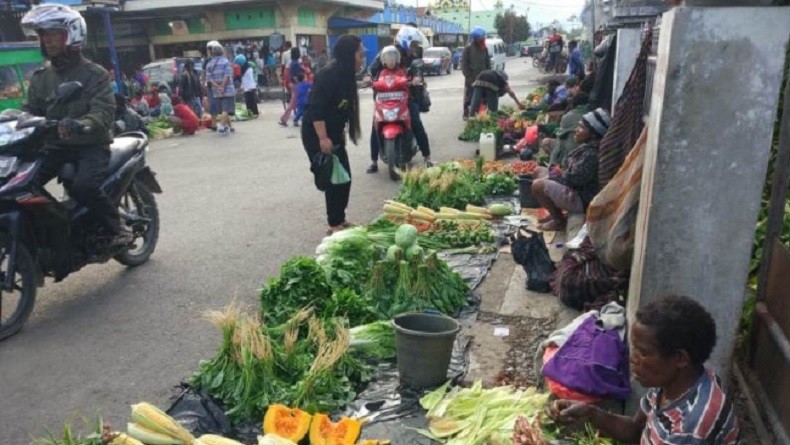 1.200 PKL di Jayawijaya Papua Dapat Bantuan Rp600.000 Per Orang