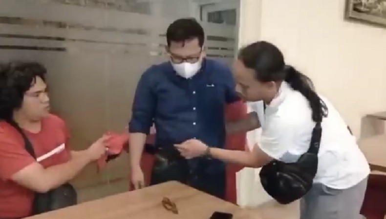 Penipu Ulung Berpenampilan Rapi Ini Tipu Sejumlah Orang Demi Main Judi