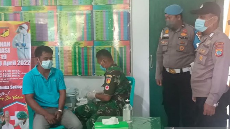 Jajaran Kodim Sangihe Terus Gelar Vaksinasi Covid-19 di Kecamatan