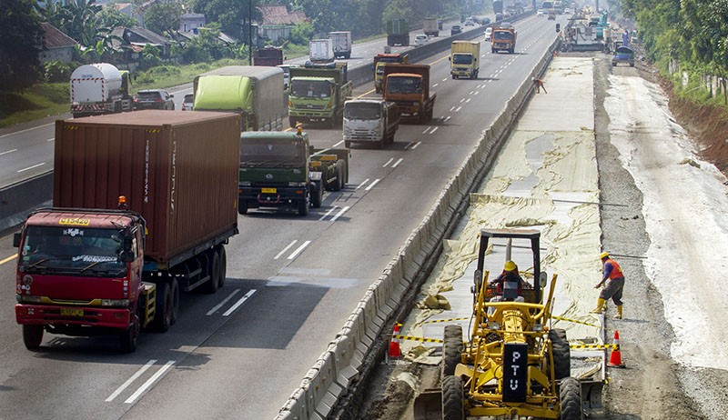 Proyek Pelebaran Jalan Tol Jakarta-Cikampek Rampung H-10 Lebaran 2022 - Bagian 2