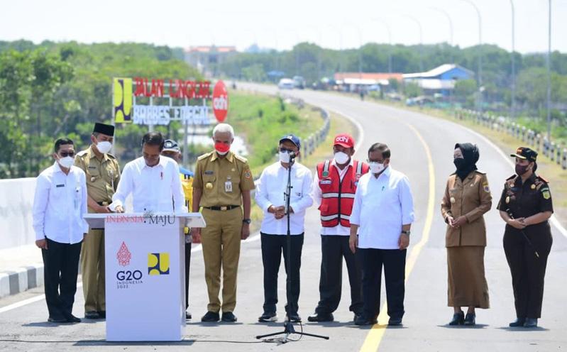 Resmikan Jalan Lingkar Brebes-Tegal, Jokowi: Ini Akan jadi Jalur Alternatif untuk Mudik Lebaran
