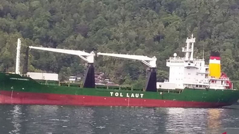 Dua Kapal Tol Laut Distribusikan 1.400 Ton Beras Ke Wilayah NTT