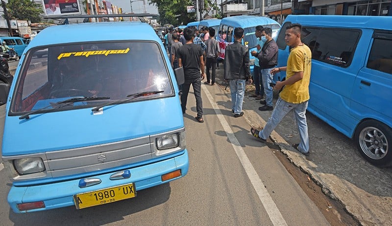 Protes Angkutan Ilegal, Sopir Angkot Jurusan Serang-Cilegon Mogok Kerja - Bagian 2
