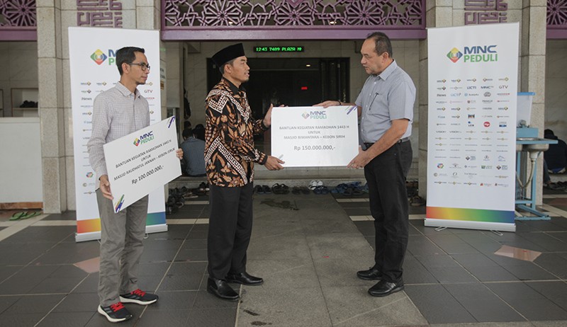 MNC Peduli Serahkan Bantuan Ramadan untuk Masjid di Kebon Sirih dan Kebon Jeruk - Bagian 1