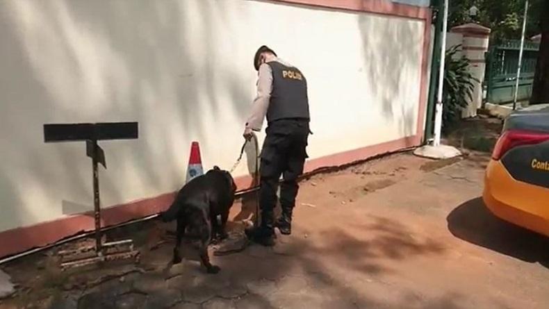 Aparat Polres Pemalang Sterilisasi Gereja Jelang Perayaan Paskah