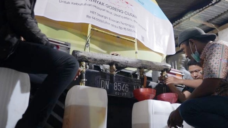 title Disperindag Sulut Distribusikan Minyak Goreng Curah hingga Pelosok Desa Disperindag Sulut Distribusikan Minyak Goreng Curah hingga Pelosok Desa