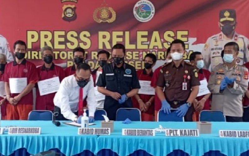 Menyamar sebagai Pembeli, Polisi Sita 1 Kg Sabu di Palembang