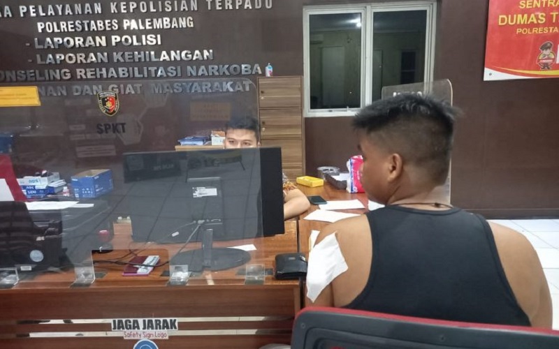 Pria Palembang Ini Kena Tikam di Depan Anak saat Beli Takjil 