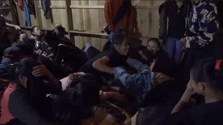 Jenazah Korban Penembakan OTK Papua Tiba di Rumah Duka, Keluarga Histeris hingga Pingsan