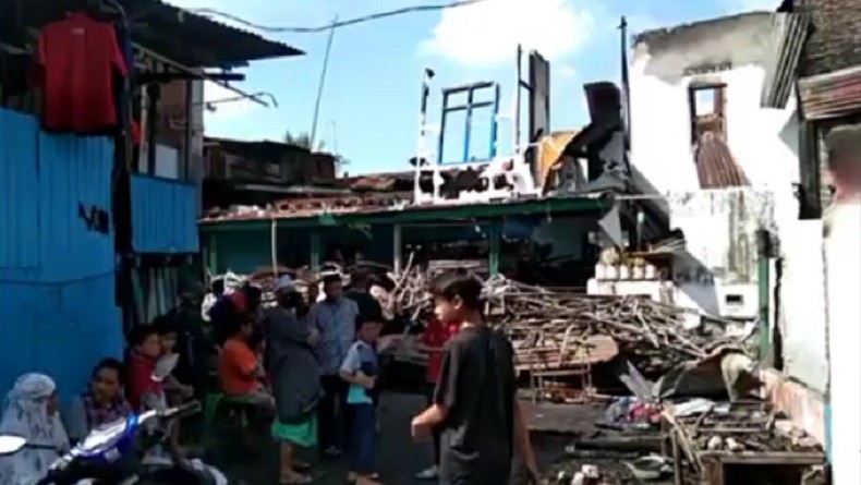 7 Rumah dan 2 Motor Ludes Terbakar di Panakkukang Makassar, Api dari Ledakan Kompor 