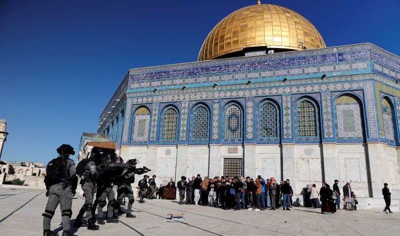 Israel Ingin Rebut Sebagian Masjid Al Aqsa, Warga Palestina Pasang Badan Siap Korbankan Nyawa