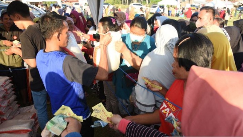 Bantu Warga saat Ramadan, Pemprov Gorontalo Sebar 1.000 Kupon di Pasar Murah