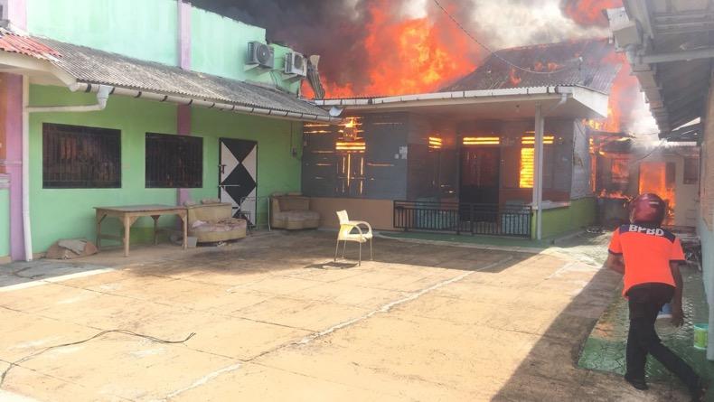 Diduga Korsleting Listrik, 2 Unit Rumah di Bangka Tengah Hangus Terbakar