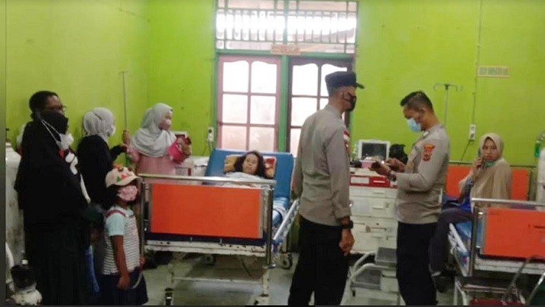 Sadis! Bidan di Papua Dianiaya Pemuda Bertopeng