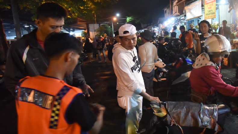 Nyamar Jadi Tukang Parkir Liar di Purwakarta, Dedi Mulyadi Bongkar Kebocoran PAD Miliaran