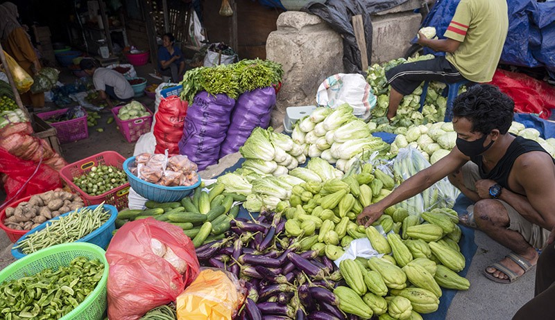 Pasar Induk Manonda Palu Terbakar, Pedagang Terpaksa Berjualan di Pinggir Jalan - Bagian 1