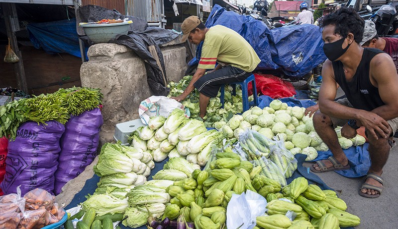 Pasar Induk Manonda Palu Terbakar, Pedagang Terpaksa Berjualan di Pinggir Jalan - Bagian 2