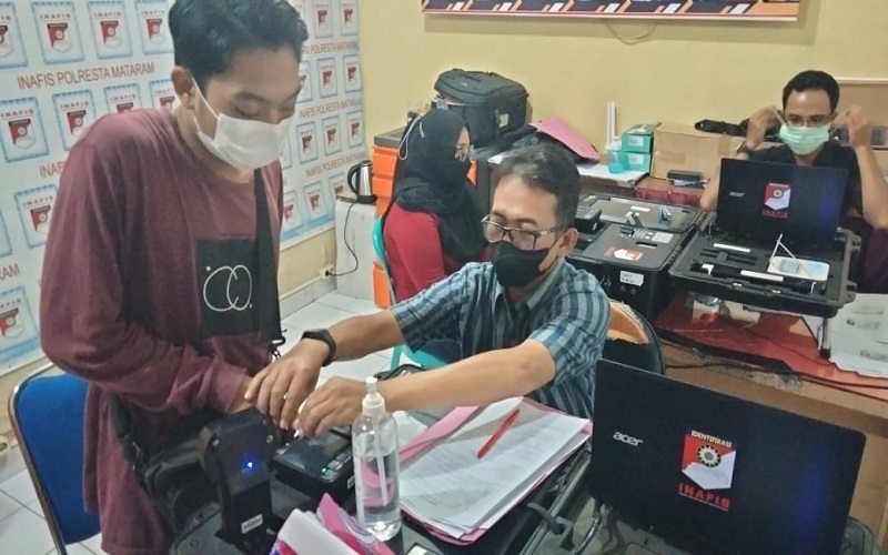 Vaksin Booster Jadi Syarat Pembuatan SKCK di Polrea Mataram