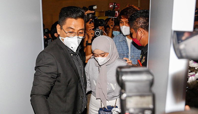 Terima Uang Sekoper dari DNA Pro, Lesti Kejora-Rizky Billar Diperiksa Bareskrim - Bagian 3