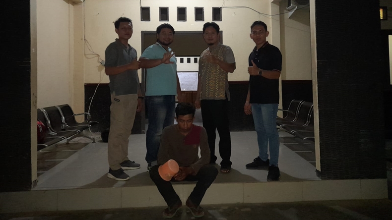 Tak Terima Anak Dipukul, Suami Hajar Istri Pakai Gayung hingga Babak Belur