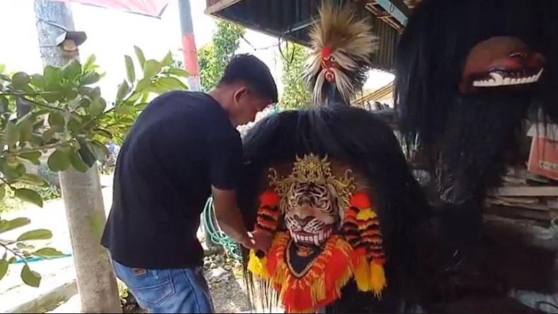Perajin Barongan di Blora Kebanjiran Order dari Calon Pemudik