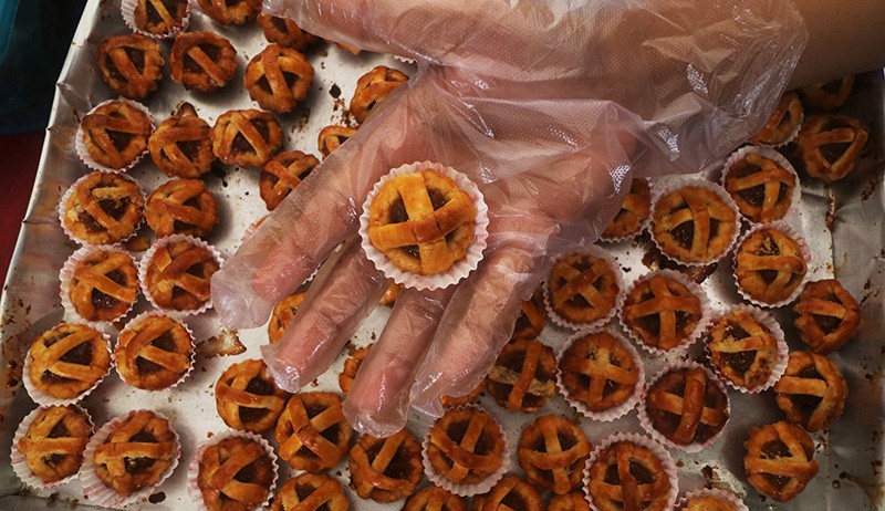 Pembuatan Pie Nanas Laris Manis, Orderan 1.000 Buah per Hari saat Ramadan - Bagian 1