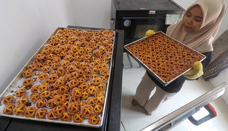 Pembuatan Pie Nanas Laris Manis, Orderan 1.000 Buah per Hari saat Ramadan - Bagian 2