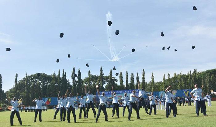  KSAU Lantik 37 Penerbang dan 6 Navigator Militer Baru, 3 di Antaranya Penerbang Wanita