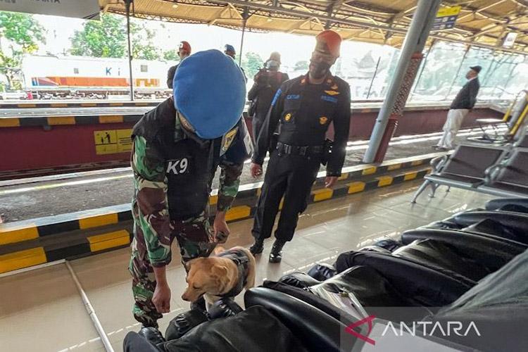 title Pengamanan Angkutan Lebaran di PT KAI Daop 6 Yogyakarta Dilengkapi Anjing Pelacak Pengamanan Angkutan Lebaran di PT KAI Daop 6 Yogyakarta Dilengkapi Anjing Pelacak