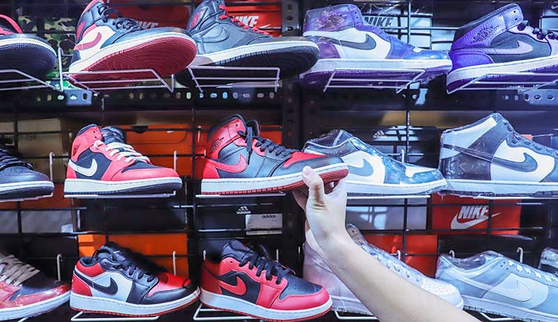 Berburu Sneakers Idaman di USS Yard Sale - Bagian 2