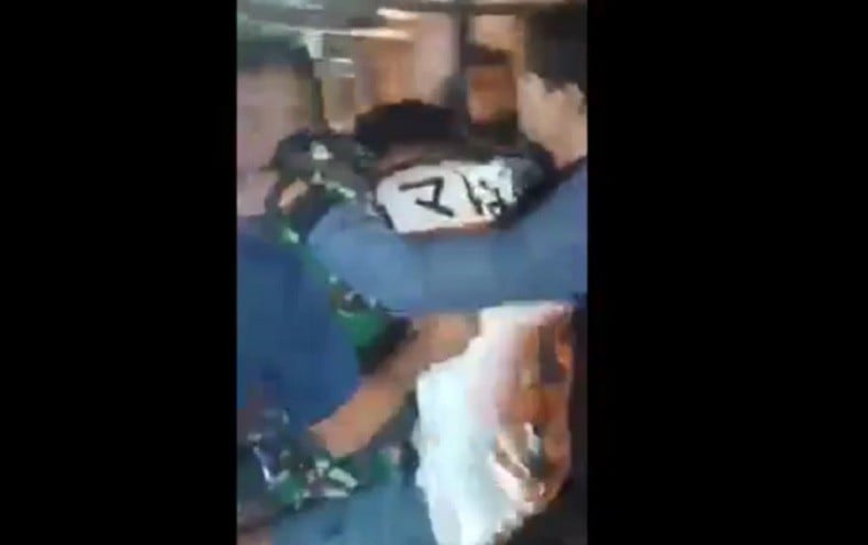 Dramatis, Dua Anggota Koramil Selamatkan Nyawa Jambret yang Dikeroyok Warga